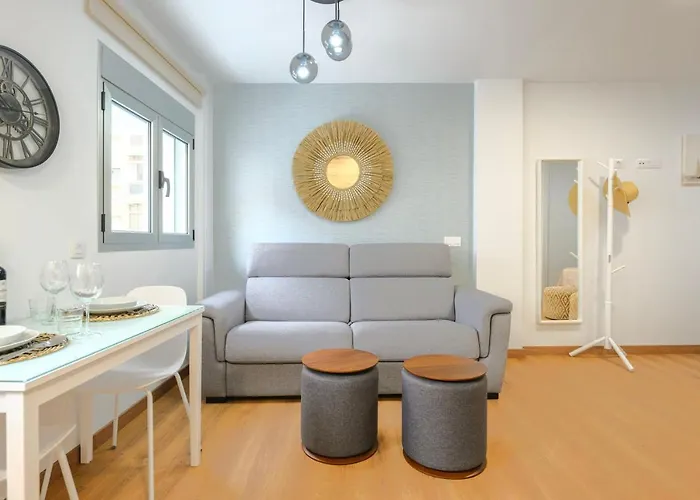 Designer Studio Apartment 100M From The Beach